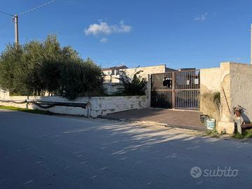 Terreno 3600mq Siracusa con fabbricato