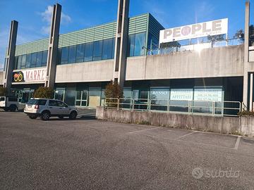 Capannone industriale / Negozio