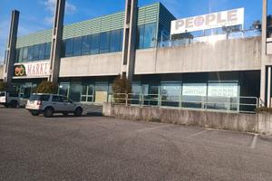 Capannone industriale / Negozio