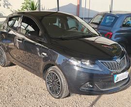 Lancia Ypsilon 1.0 FireFly 5 porte S&S Hybryd Gold