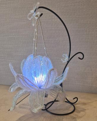 Lampada decorativa con ninfea e luci