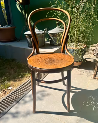 Antica sedia viennese in faggio curvato