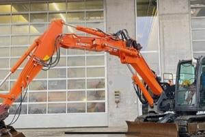 Miniescavatore Hitachi ZX85 USB-5, braccio triplic