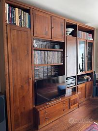 Mobile parete in noce massello. 320x260mt altezza