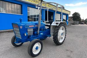 ford 3000 Y con tettuccio di protezione