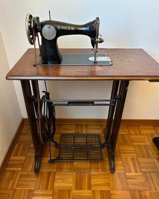Singer Monza a pedale con mobile originale 30/40'