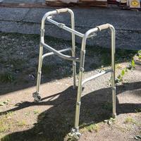 Deambulatore in alluminio pieghevole