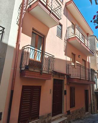 Casa indipendente con terrazzo Militello Rosmarino