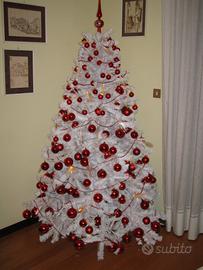 Albero Natale con addobbi
