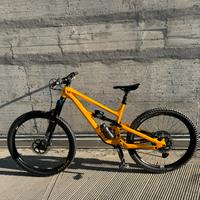 Mtb enduro capra