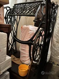 TRE VECCHIE MACCHINE DA CUCIRE