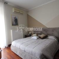 Appartamento con due camere, garage, cantina e sof