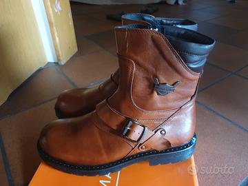 stivali uomo marroni nuovi 44