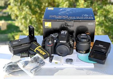 Nikon D5300 + AF-P 18-55 VR.  Battery Grip MB-2790