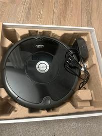 Aspirapolvere robot Roomba 606