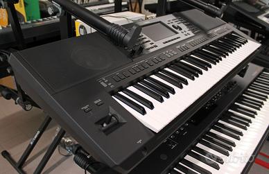 TASTIERA YAMAHA PSR SX 900 PARI AL NUOVO GARANZIA