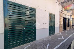 NEGOZIO A CAIVANO