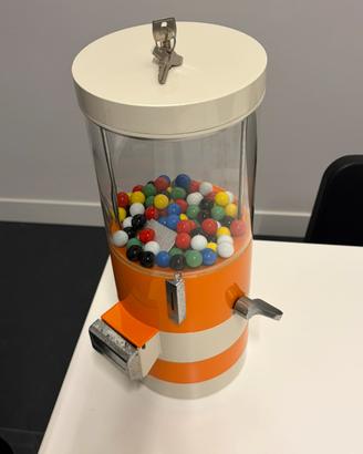 Distributore di gum ball