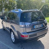Mitsubishi Outlander 2.4 benzina gpl 7 posti