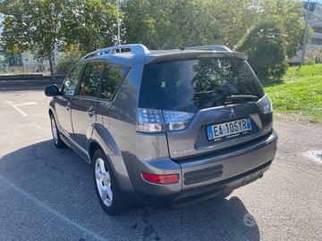 Mitsubishi Outlander 2.4 benzina gpl 7 posti