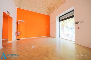 Locale commerciale angolare c/o Via Oberdan