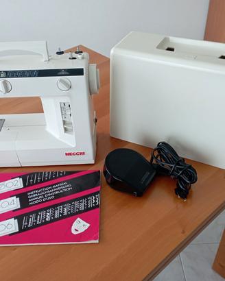 Macchina per cucire meccanica Necchi a pedale