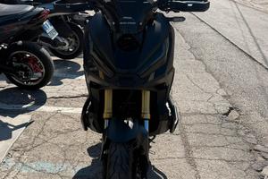 Xadv 750