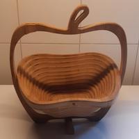 cestino in legno ripiegabile a forma di mela
