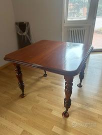 Antico tavolo inglese modello vittoriano mogano