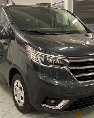 Noleggio van 9 posti senza autista, cargo o traino