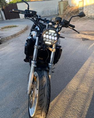 Yamaha fzr1000