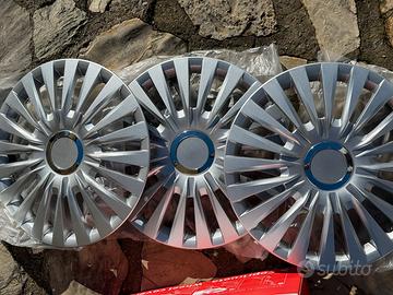 Borchie macchina (conpatibili con yaris 2009)