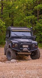 LAND ROVER DEFENDER 90 