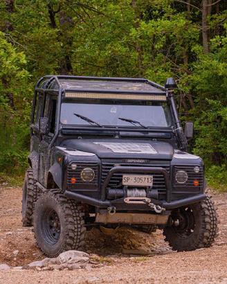 LAND ROVER DEFENDER 90 
