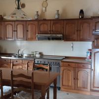 CUCINA LEGNO MASSELLO CON ELETTRODOMESTICI