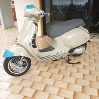 Piaggio Vespa 310 beige