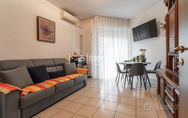 TRILOCALE, CON RISCALDAMENTO AUTONOMO, IN ZONA CEN