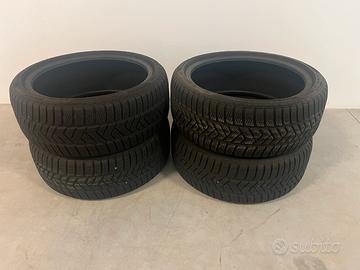 Gomme Pirelli Sottozero Winter  225 /40 R 18
