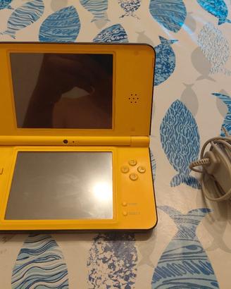 Nintendo  DSI XL