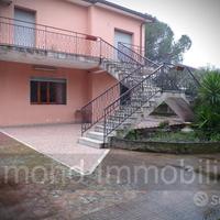 Villa singola 170mq con giardino a Pedara