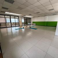 Sala attrezzata di 100mq con Parcheggio Privato