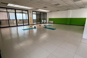 Sala attrezzata di 100mq con Parcheggio Privato