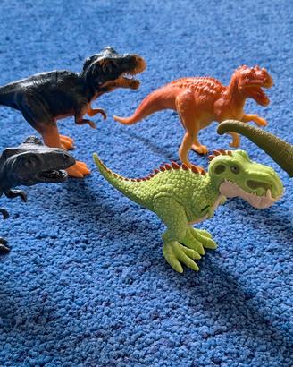 set dinosauri (12 dinosauri)