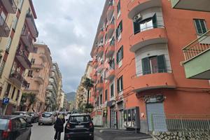 NEGOZIO A SALERNO