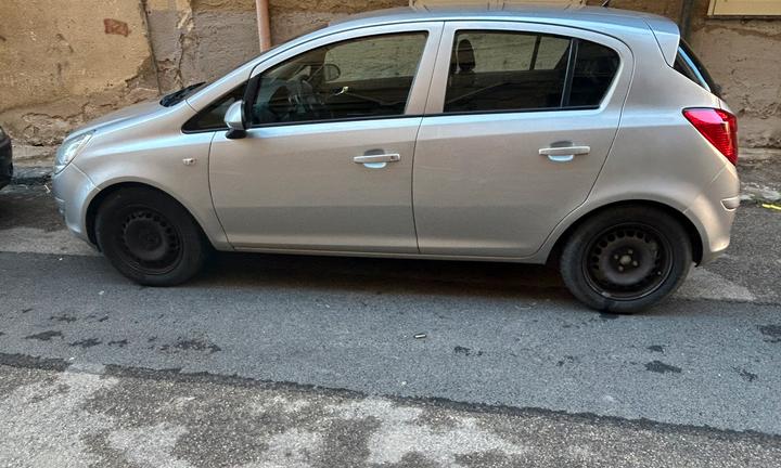 Opel corsa 1200 gpl fine 2010