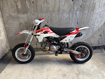 Pit bike