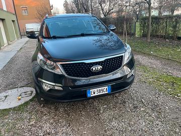 Automobile kia
