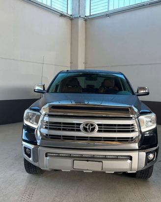 Toyota Tundra 5.7 V8