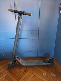 Monopattino elettrico Ninebot ES2