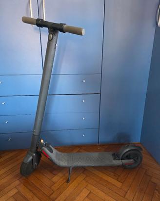 Monopattino elettrico Ninebot ES2